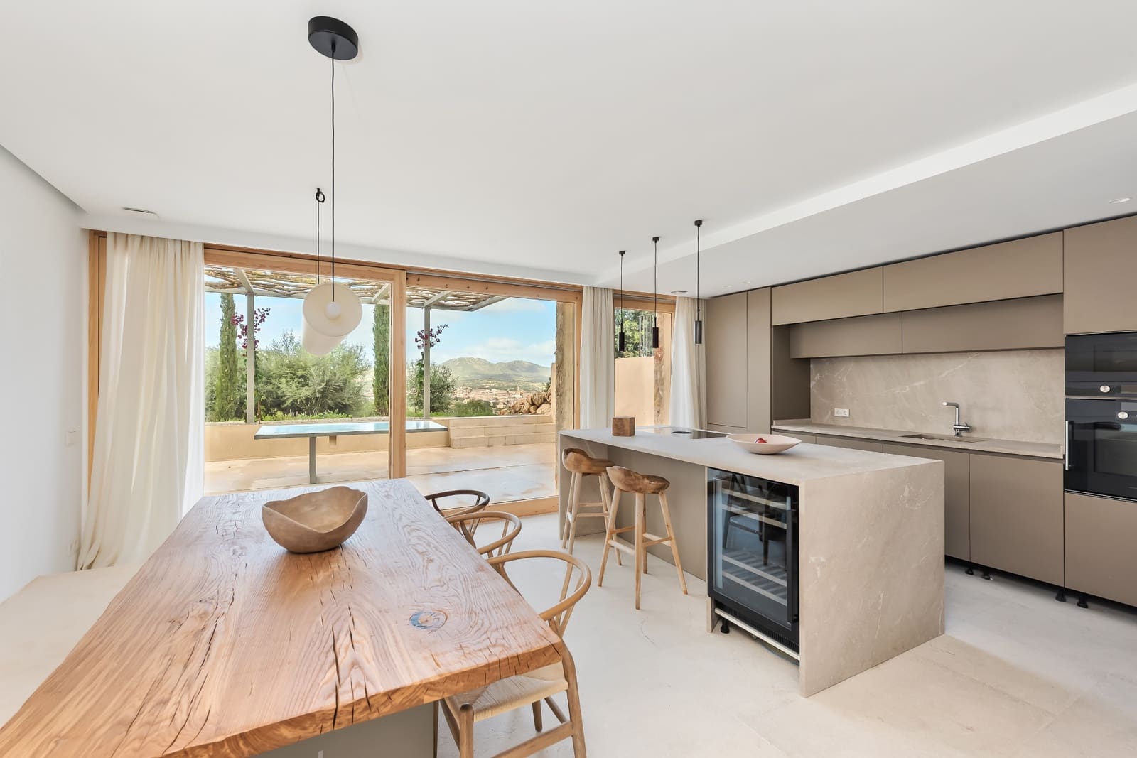 4 soveværelse Finca/Landehus til salg i Sant Llorenc des Cardassar med swimmingpool garage - € 2.690.000 (Ref: 8541860)