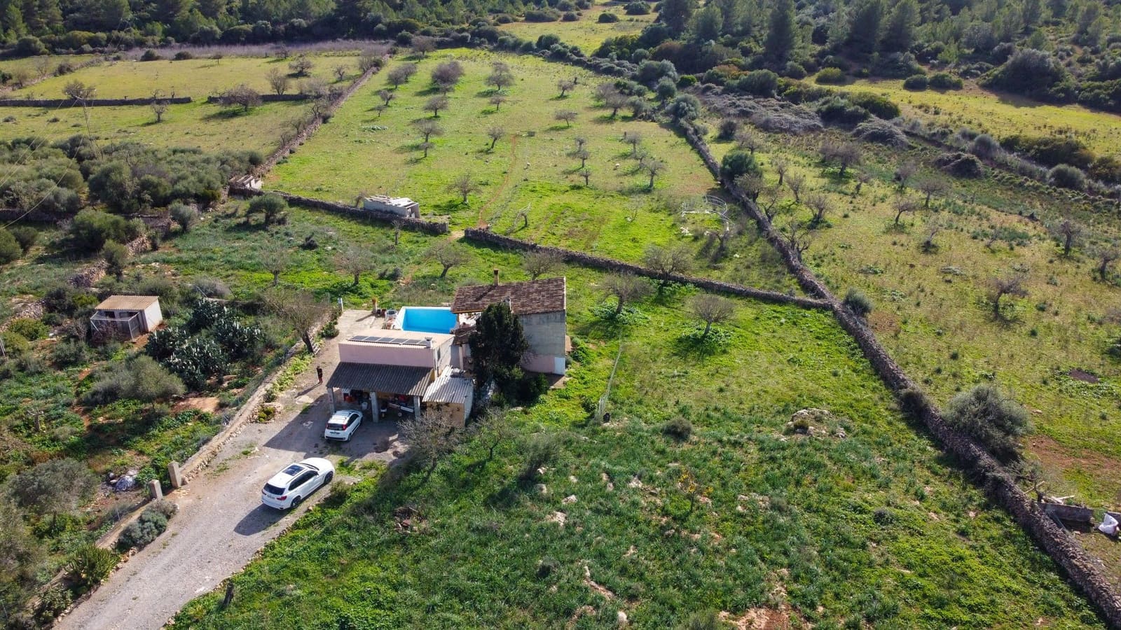 2 chambre Finca/Maison de Campagne à vendre à Santa Margalida avec piscine garage - 360 000 € (Ref: 8763393)