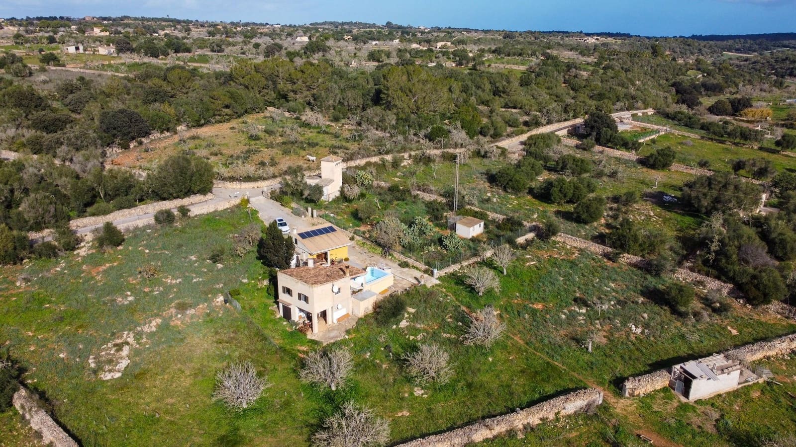 2 chambre Finca/Maison de Campagne à vendre à Santa Margalida avec piscine garage - 360 000 € (Ref: 8763393)