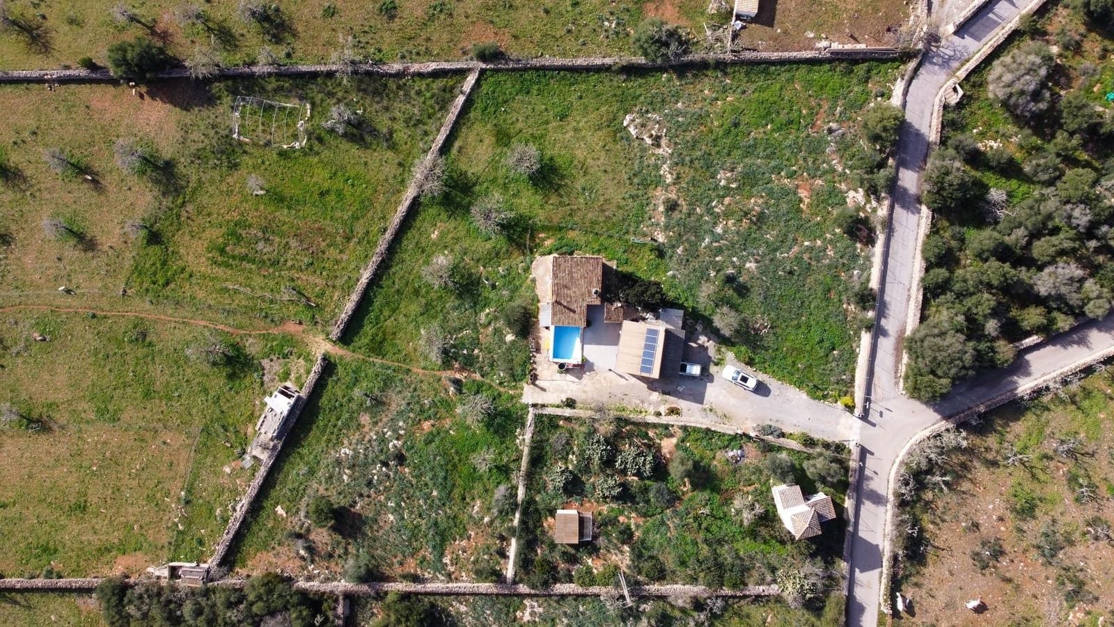 2 chambre Finca/Maison de Campagne à vendre à Santa Margalida avec piscine garage - 360 000 € (Ref: 8763393)