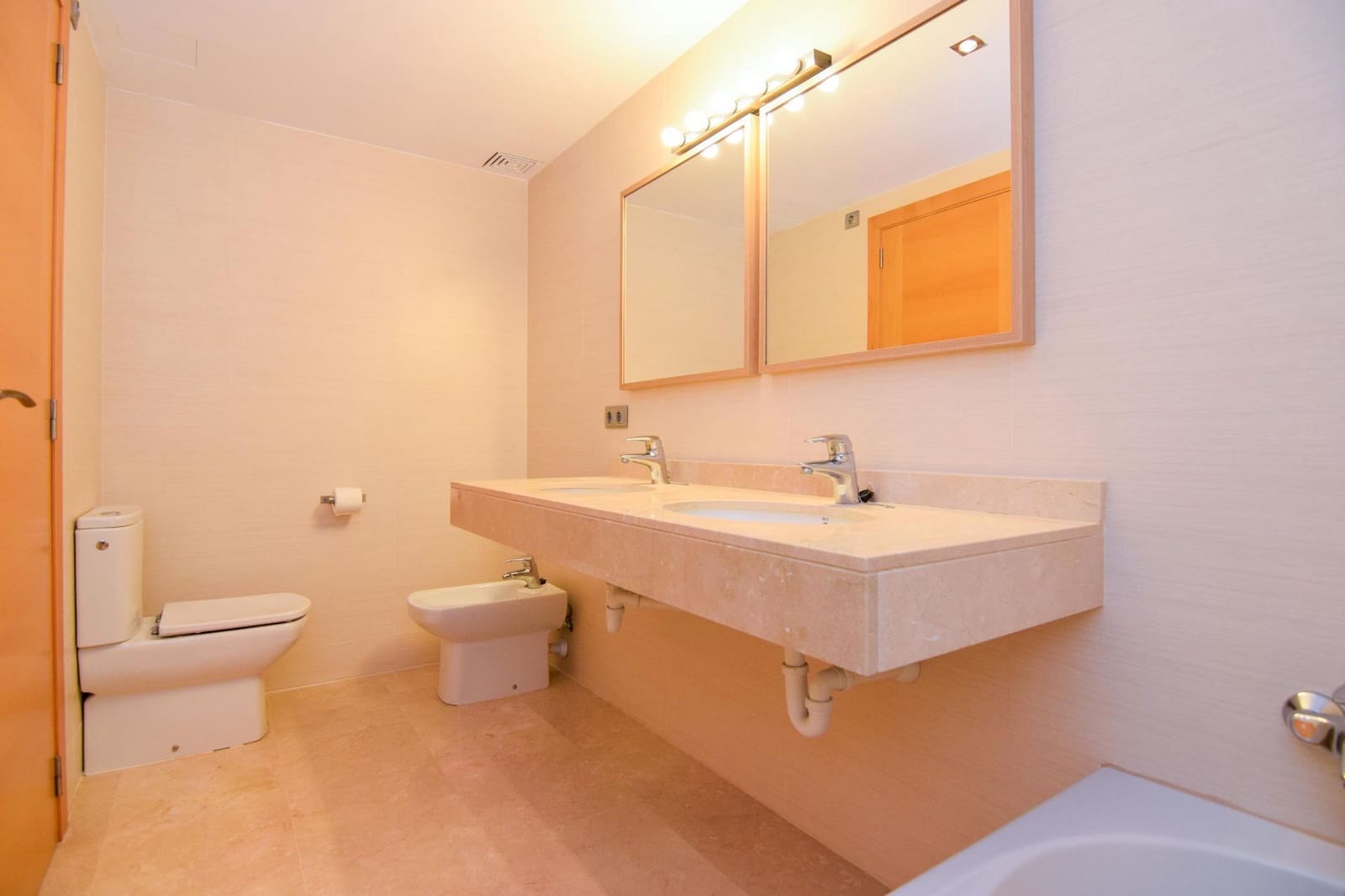 2 soveværelse Lejlighed til leje i Colonia de Sant Pere / Colonia de San Pedro med garage - € 1.450 (Ref: 9358840)