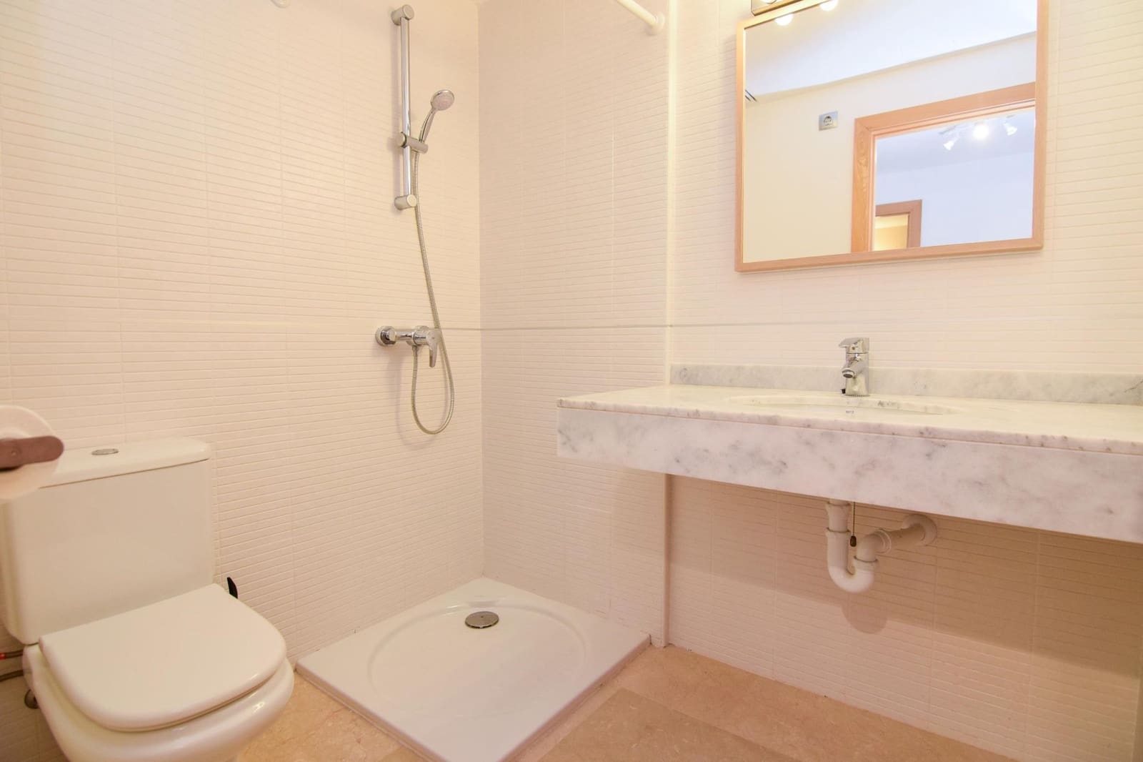 2 soveværelse Lejlighed til leje i Colonia de Sant Pere / Colonia de San Pedro med garage - € 1.450 (Ref: 9358840)