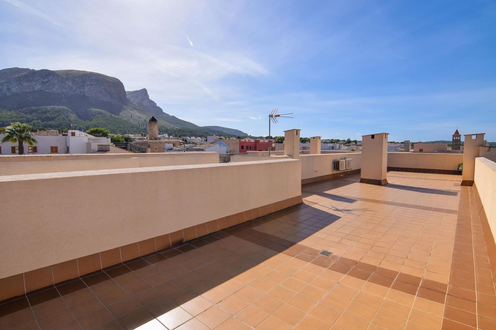 2 soveværelse Lejlighed til leje i Colonia de Sant Pere / Colonia de San Pedro med garage - € 1.450 (Ref: 9358840)