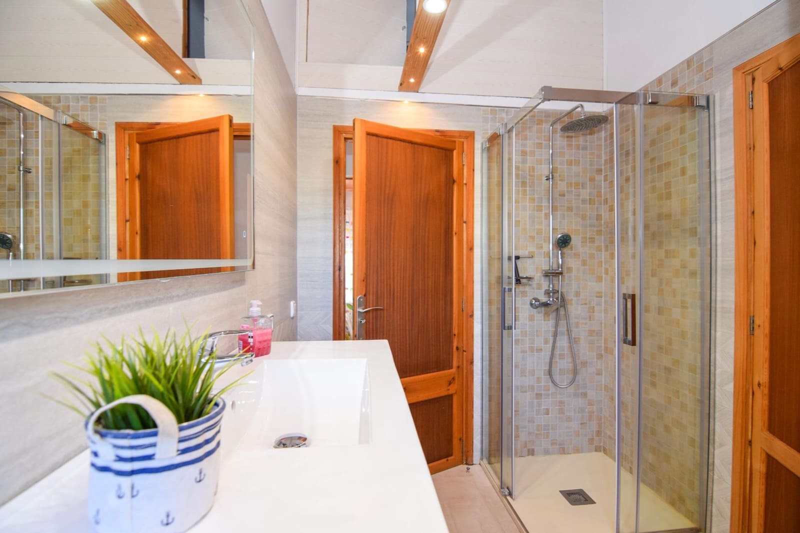 4 soveværelse Villa til leje i Colonia de Sant Pere / Colonia de San Pedro med swimmingpool - € 2.300 (Ref: 9413573)