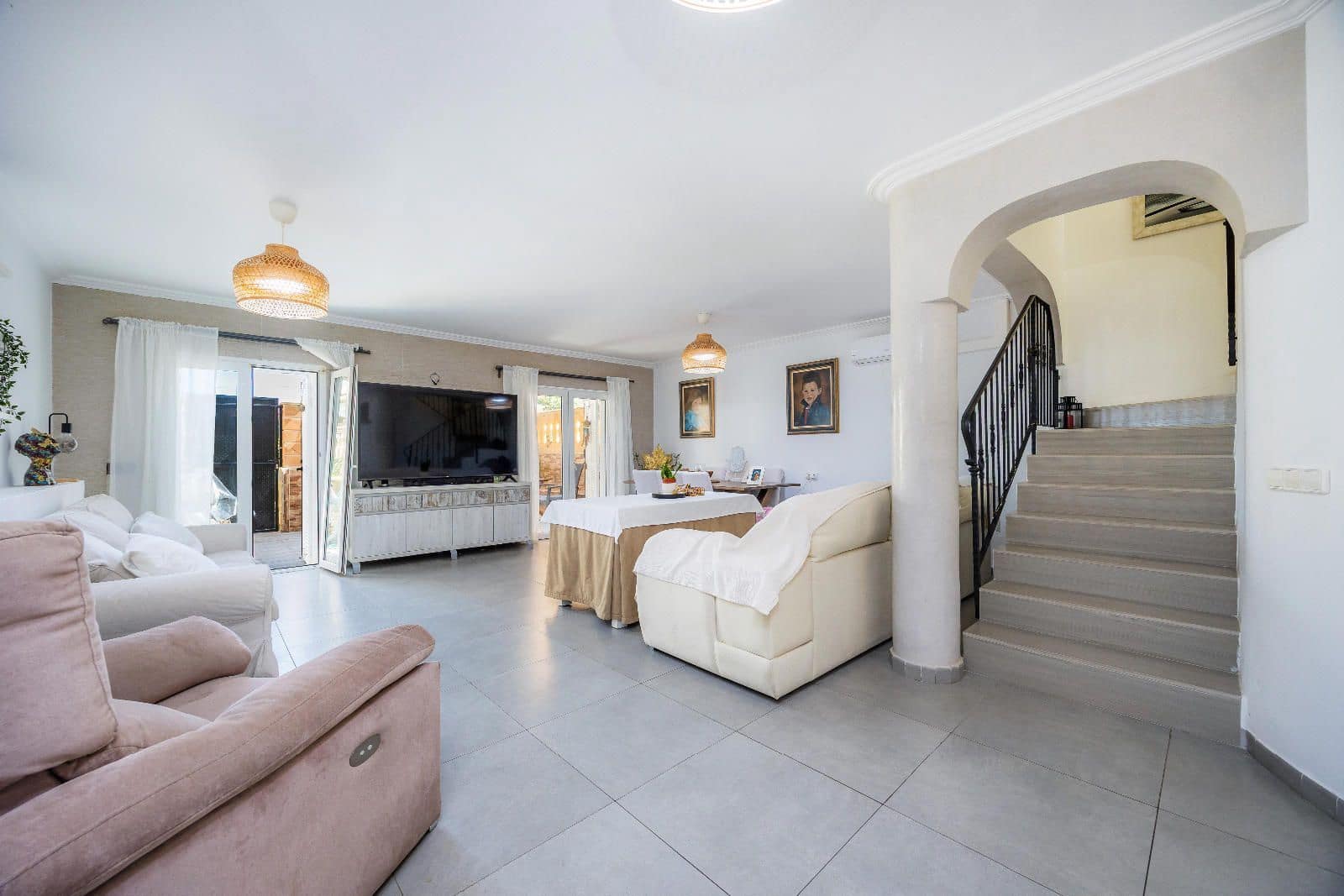 3 soverom Kjedet enebolig til salgs i Cala Ratjada med svømmebasseng - € 690 000 (Ref: 9480918)