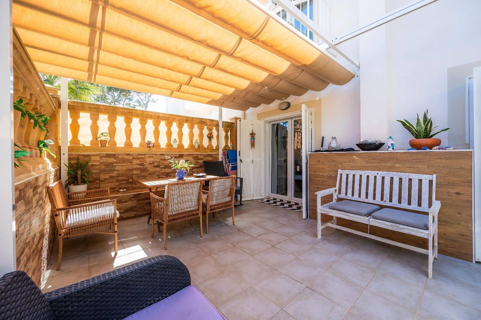 3 soverom Kjedet enebolig til salgs i Cala Ratjada med svømmebasseng - € 690 000 (Ref: 9480918)