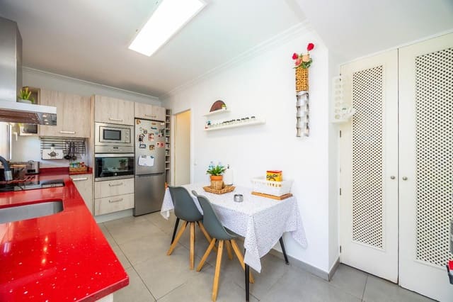 3 soverom Kjedet enebolig til salgs i Cala Ratjada, Capdepera med svømmebasseng - € 690 000 (Ref: 9480918)