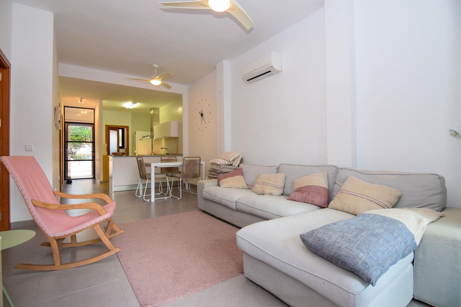 Casa de 2 habitaciones en Colonia de Sant Pere / Colonia de San Pedro en alquiler - 1.300 € (Ref: 9485134)