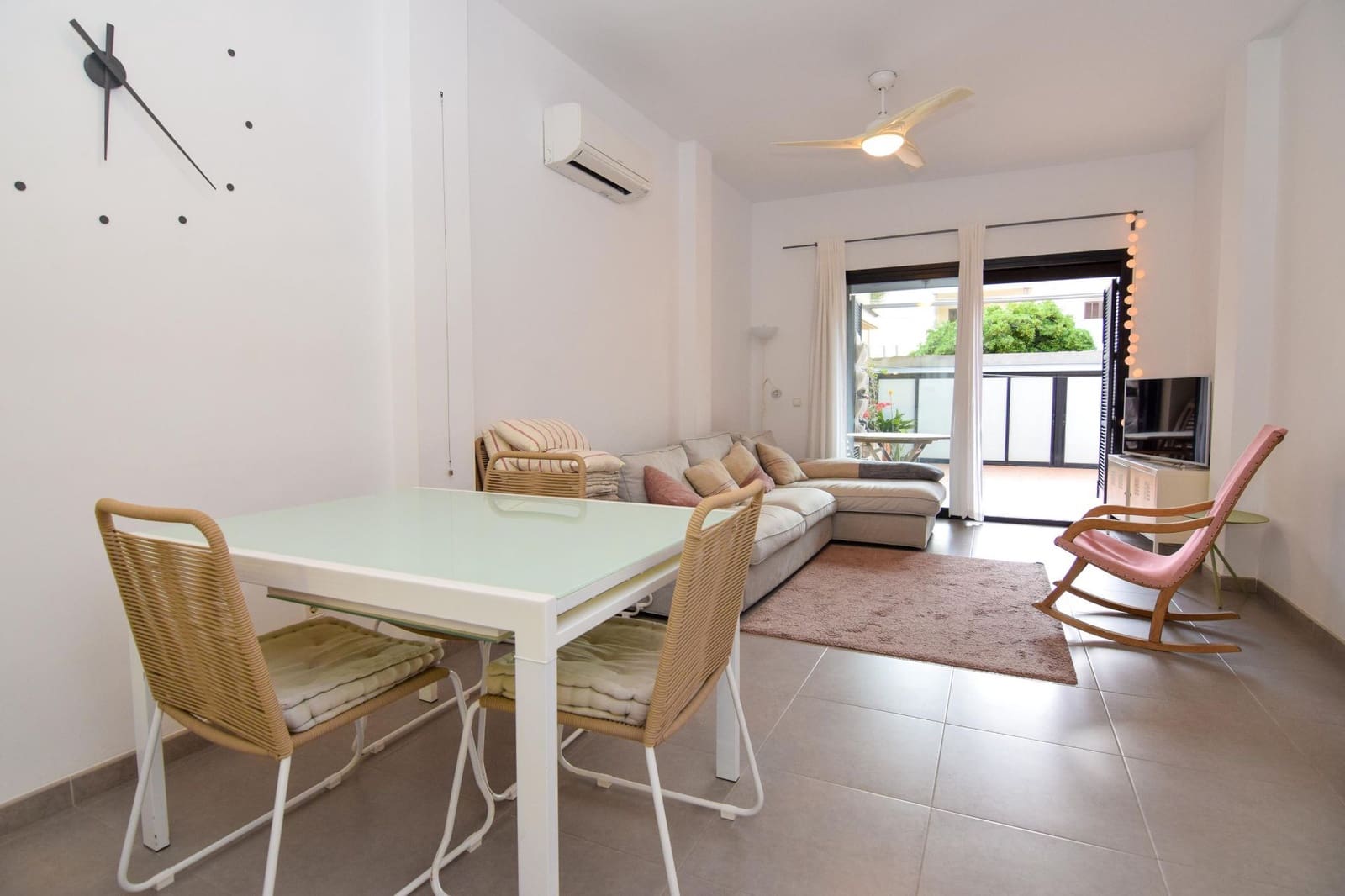 Casa de 2 habitaciones en Colonia de Sant Pere / Colonia de San Pedro en alquiler - 1.300 € (Ref: 9485134)