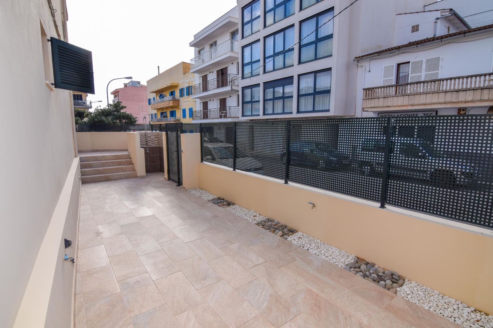 2 slaapkamer Appartement te huur in Cala Ratjada met garage - € 1.400 (Ref: 9488165)