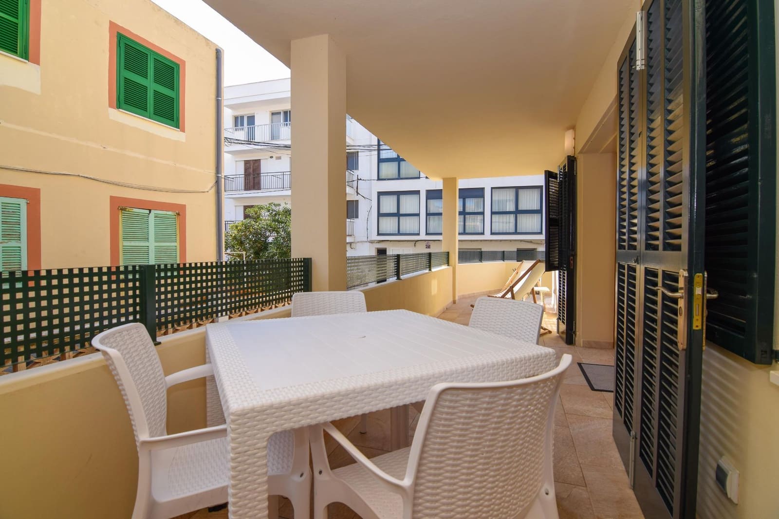 2 slaapkamer Appartement te huur in Cala Ratjada met garage - € 1.400 (Ref: 9488165)