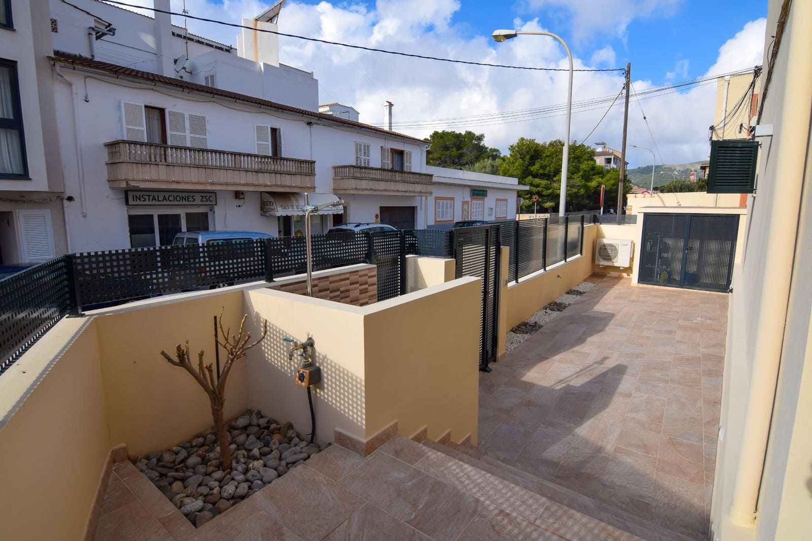 2 slaapkamer Appartement te huur in Cala Ratjada met garage - € 1.400 (Ref: 9488165)