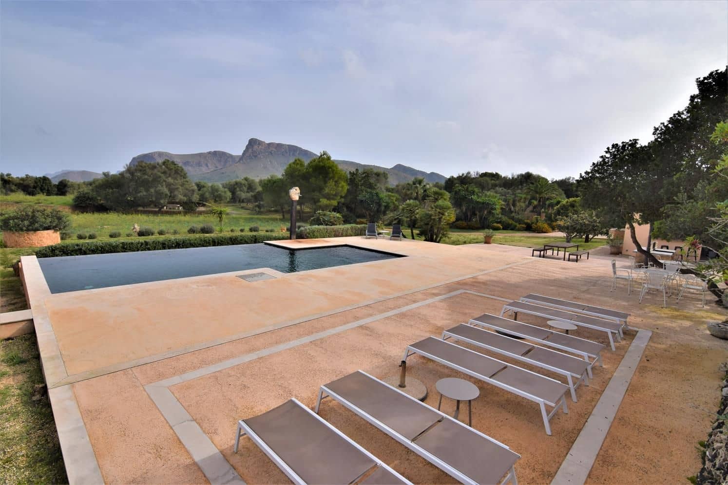 6 soveværelse Finca/Landehus til leje i Arta med swimmingpool garage - € 8.000 (Ref: 9499630)