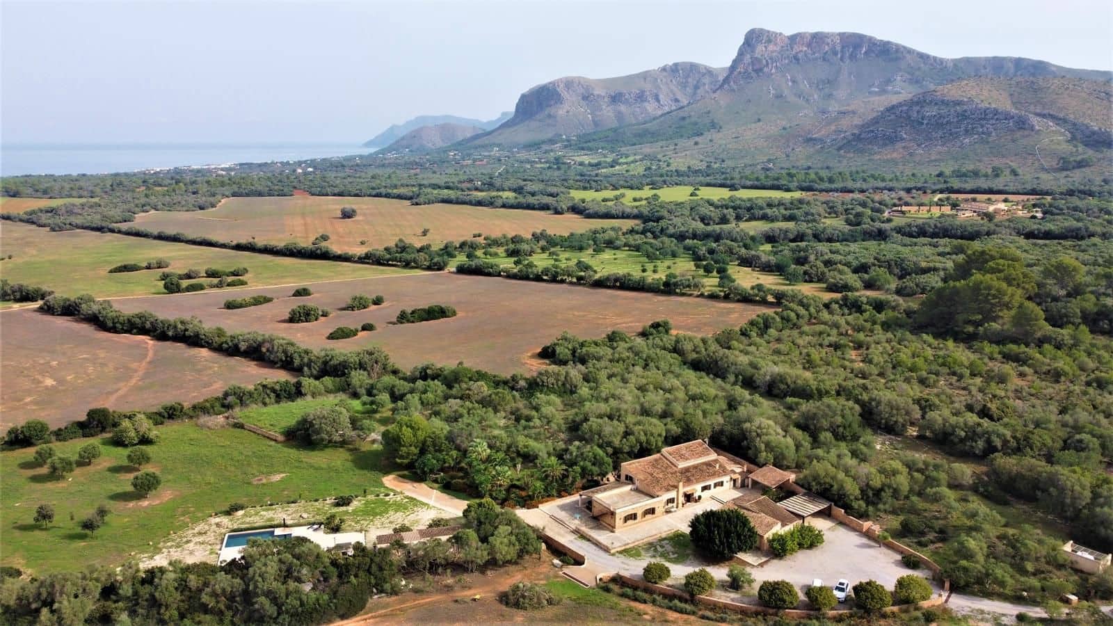 6 soveværelse Finca/Landehus til leje i Arta med swimmingpool garage - € 8.000 (Ref: 9499630)