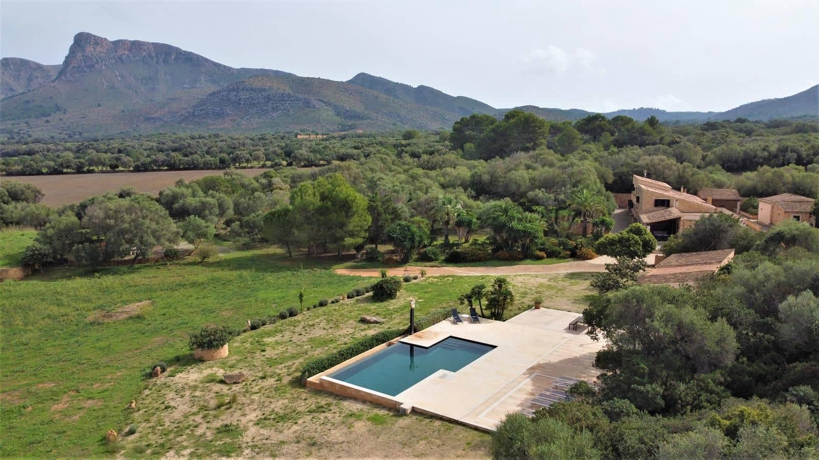 6 soveværelse Finca/Landehus til leje i Arta med swimmingpool garage - € 8.000 (Ref: 9499630)