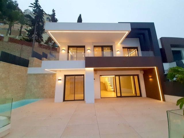 4 sovrum Hus till salu i Benidorm med pool garage - 1 550 000 € (Ref: 5792009)