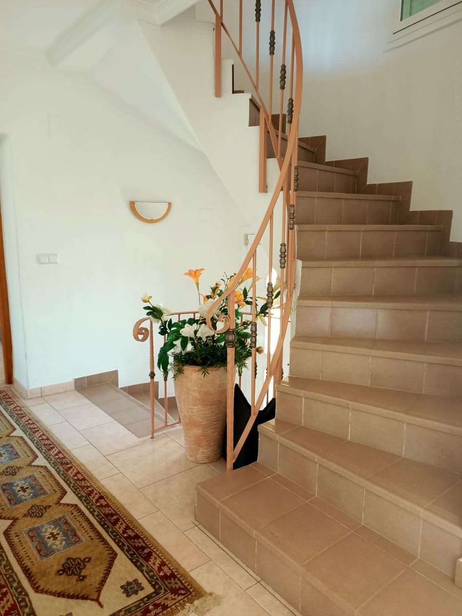 5 makuuhuone Huvila myytävänä paikassa Calpe / Calp mukana uima-altaan 
autotalli - 749 000 € (Ref: 6243463)