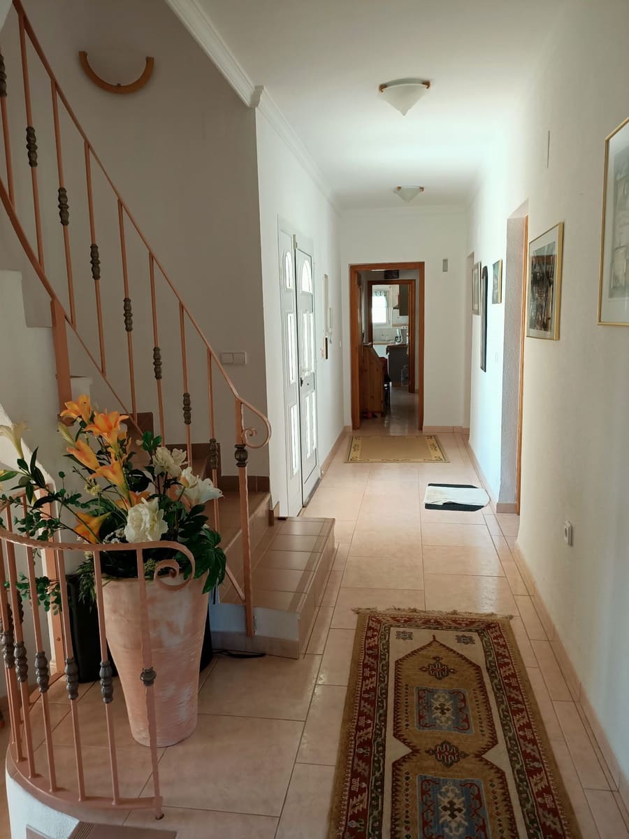 5 makuuhuone Huvila myytävänä paikassa Calpe / Calp mukana uima-altaan 
autotalli - 749 000 € (Ref: 6243463)