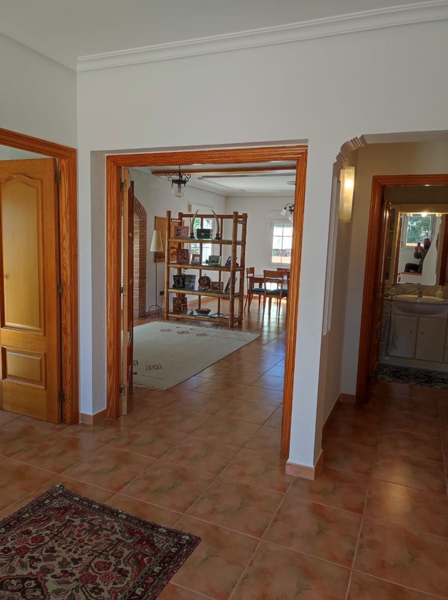 4 bedroom Villa for sale in Calpe / Calp with pool garage - € 714,000 (Ref: 6822388)