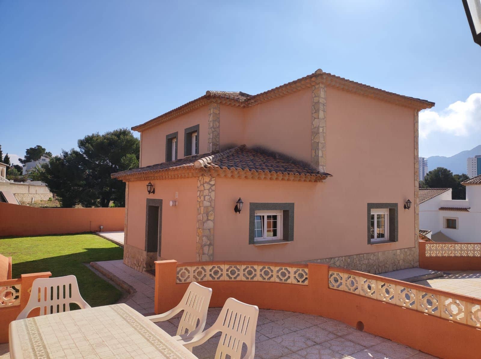 4 bedroom Villa for sale in Calpe / Calp with pool garage - € 714,000 (Ref: 6822388)