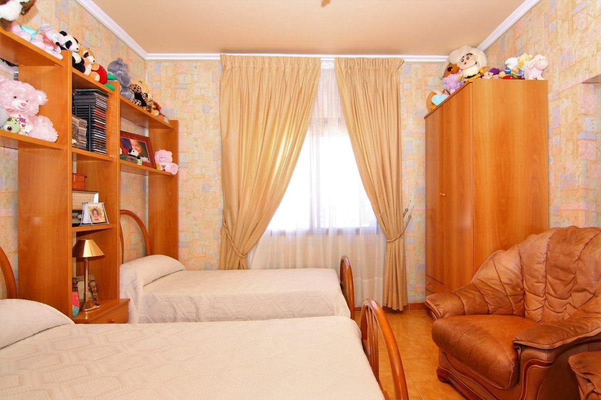 8 soveværelse Villa til salg i Pedreguer med swimmingpool garage - € 550.000 (Ref: 6900863)