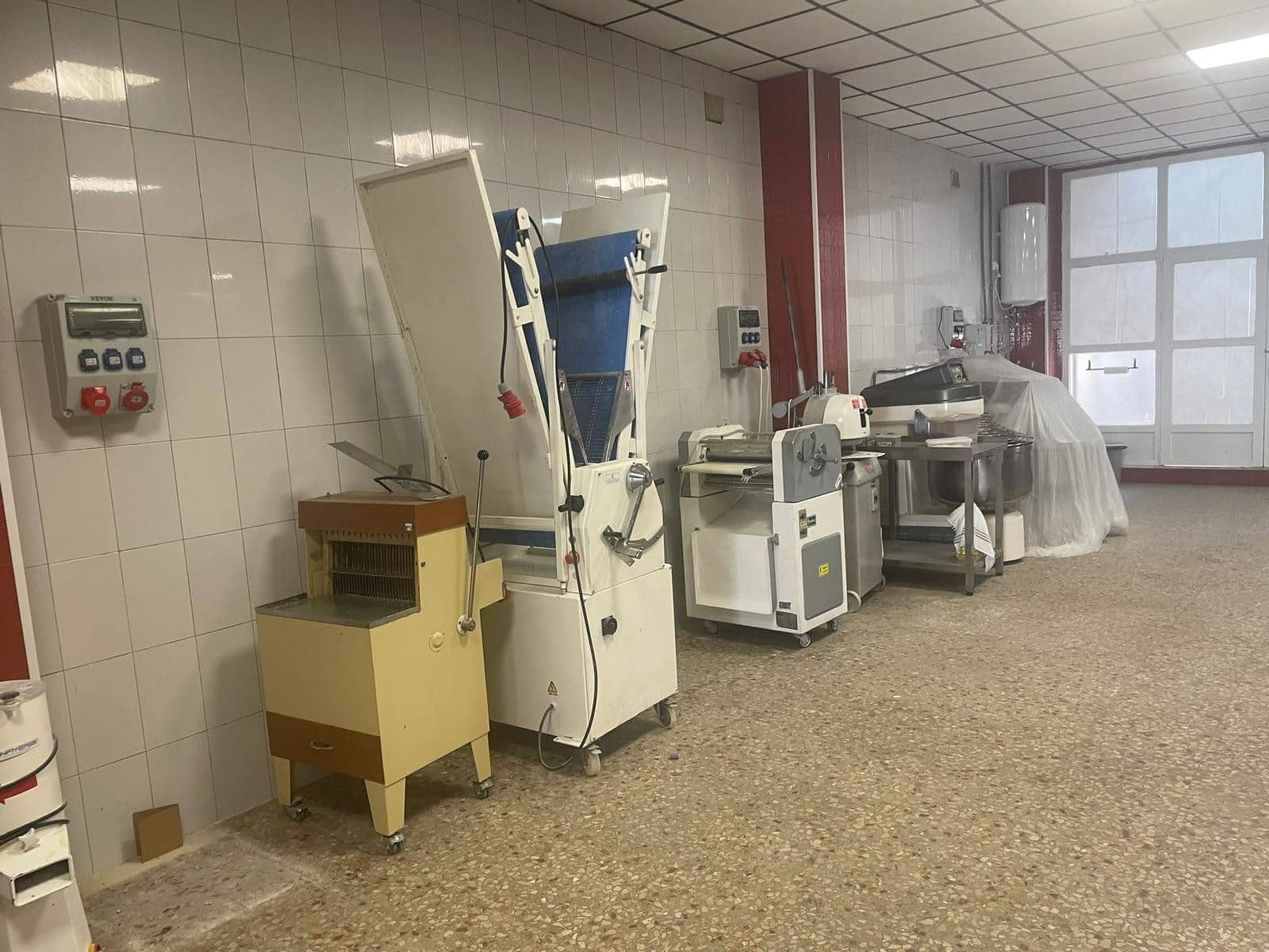 Commercial for sale in Almoradi - € 57,000 (Ref: 10007737)