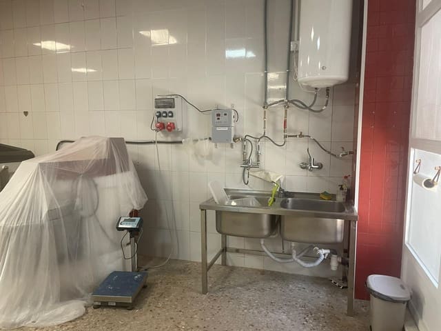 Commercial for sale in Almoradí - € 57,000 (Ref: 10007737)