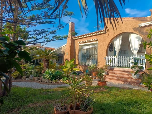 3 bedroom Villa for sale in Aguas Nuevas, Torrevieja - € 678,000 (Ref: 10026166)