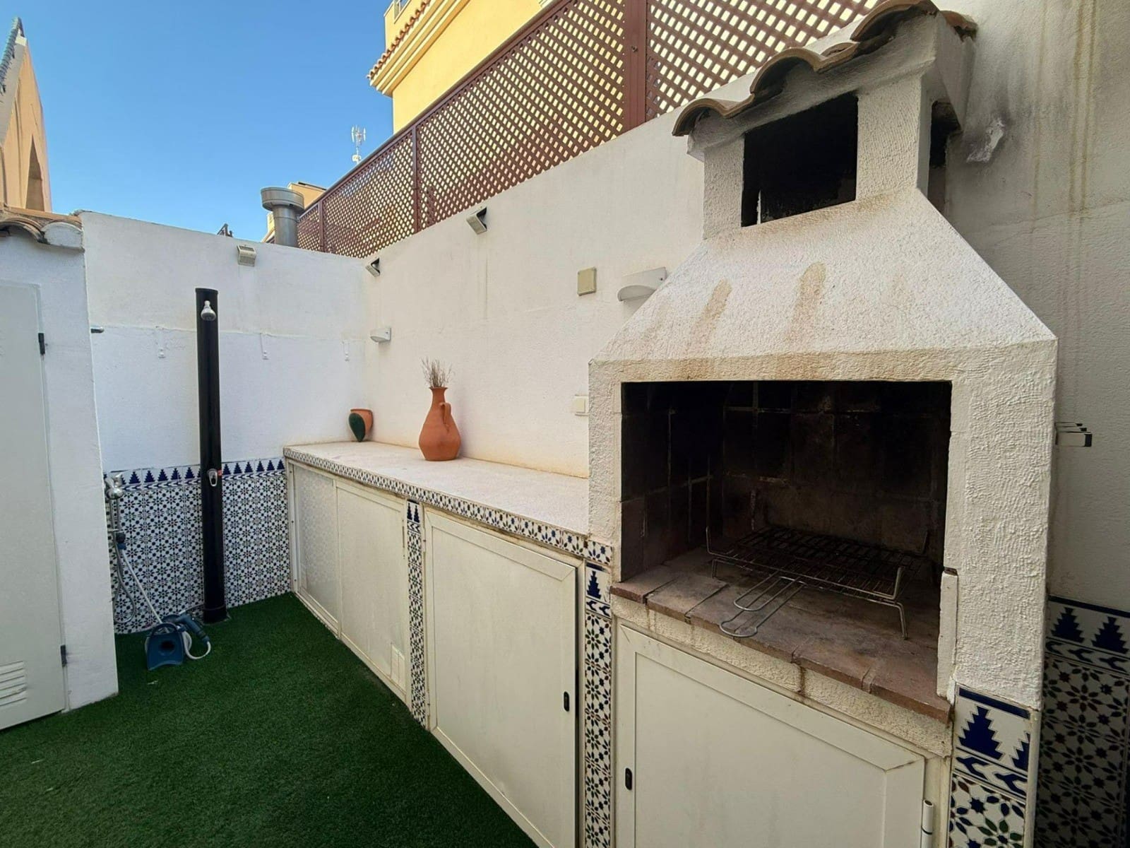 2 soverom Kjedet enebolig til salgs i Torrevieja med svømmebasseng - € 184 900 (Ref: 10072848)