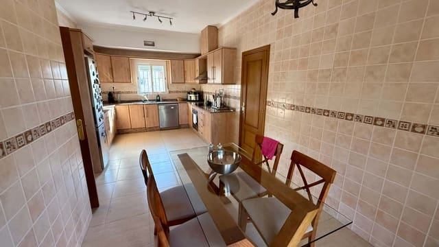 4 slaapkamer Villa te koop in Catral met zwembad garage - € 485.000 (Ref: 10100790)