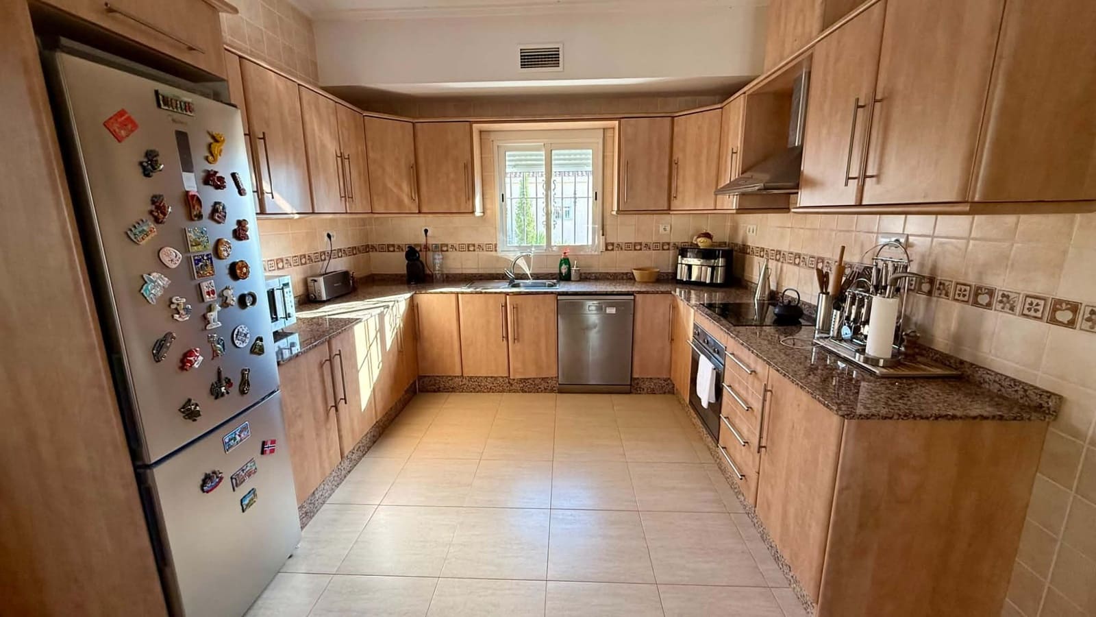 4 slaapkamer Villa te koop in Catral met zwembad garage - € 485.000 (Ref: 10100790)