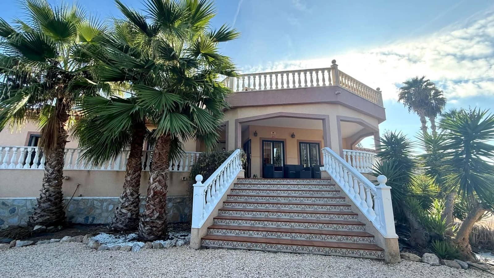 4 slaapkamer Villa te koop in Catral met zwembad garage - € 485.000 (Ref: 10100790)
