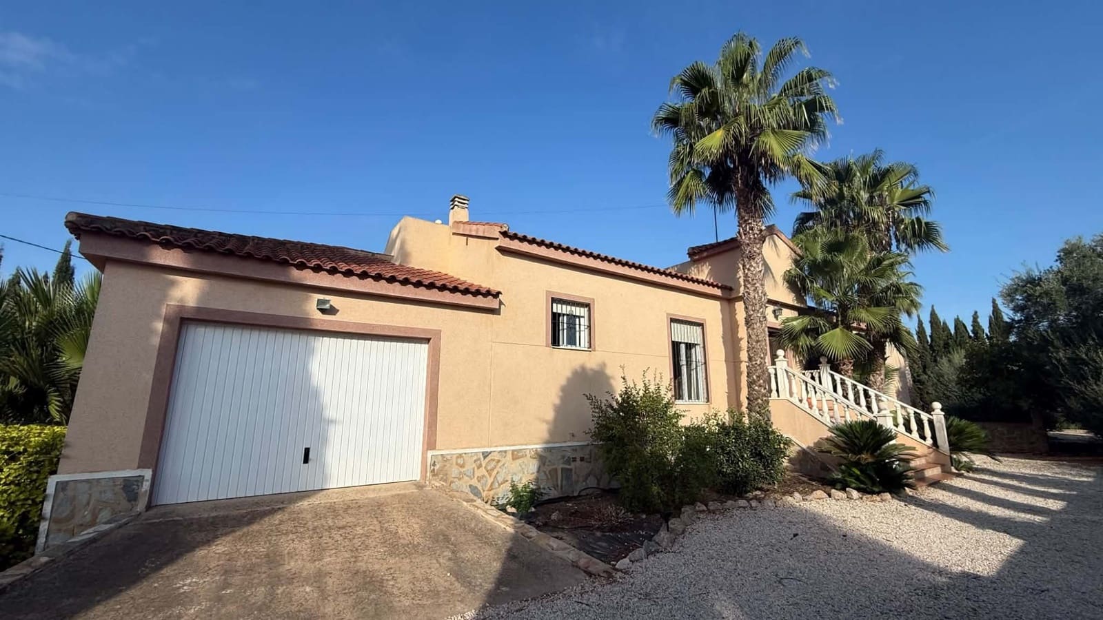 4 slaapkamer Villa te koop in Catral met zwembad garage - € 485.000 (Ref: 10100790)