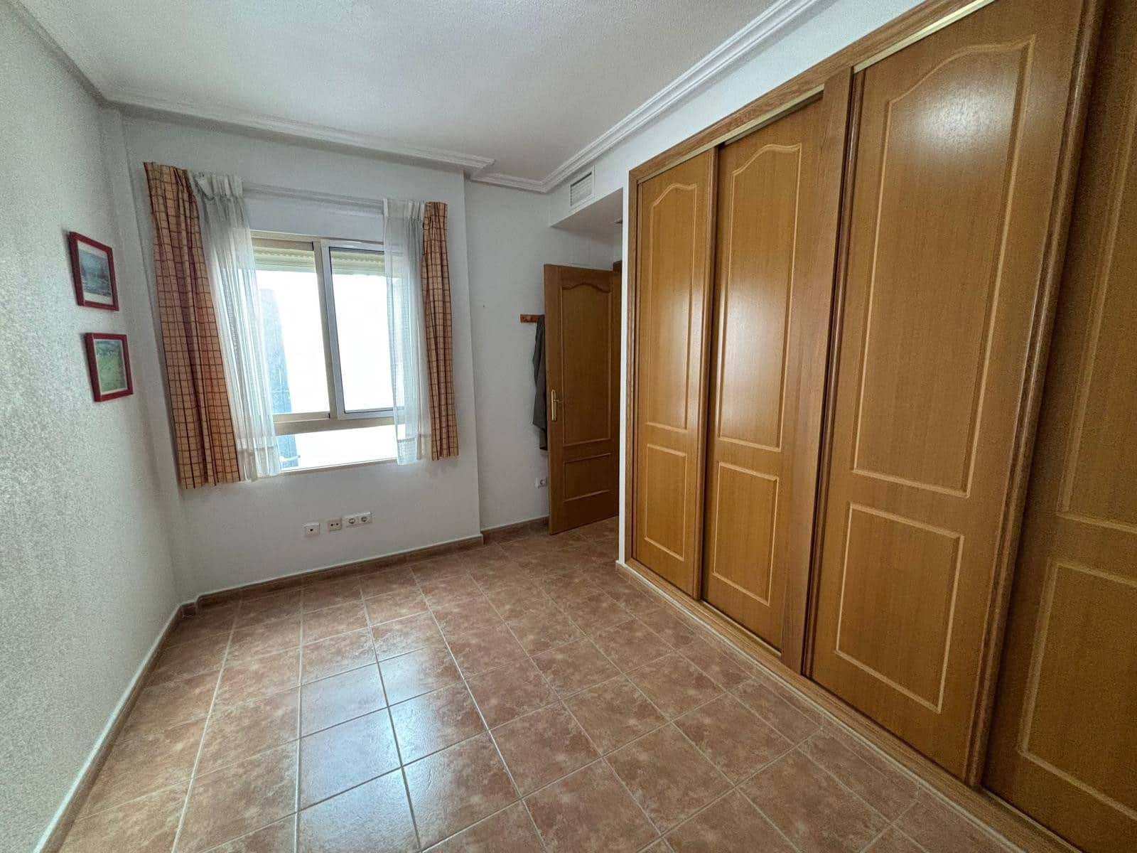 3 soveværelse Byhus til salg i Almoradi med garage - € 249.900 (Ref: 10155854)