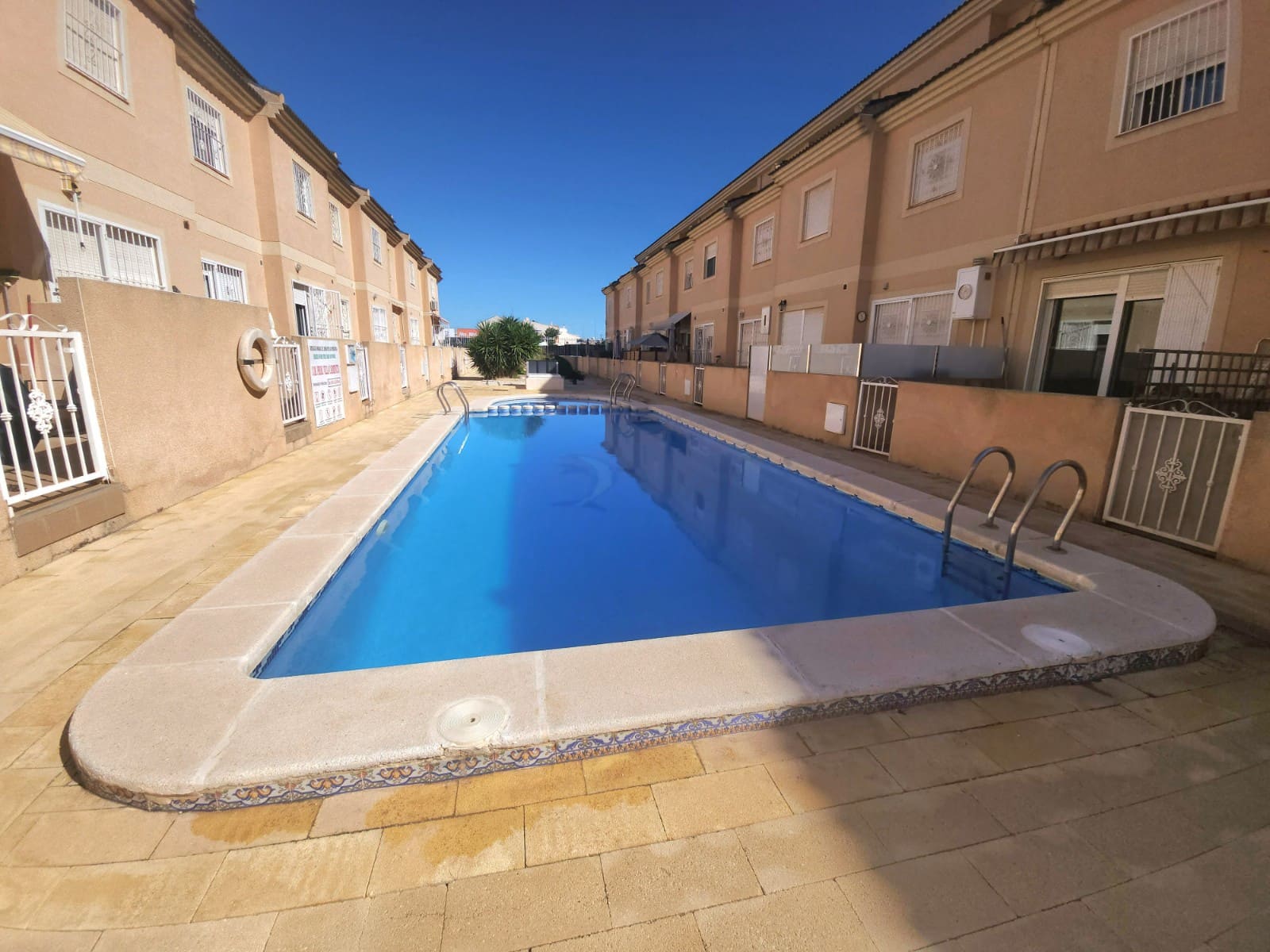 2 bedroom Townhouse for sale in Catral with pool garage - € 125,000 (Ref: 10168817)