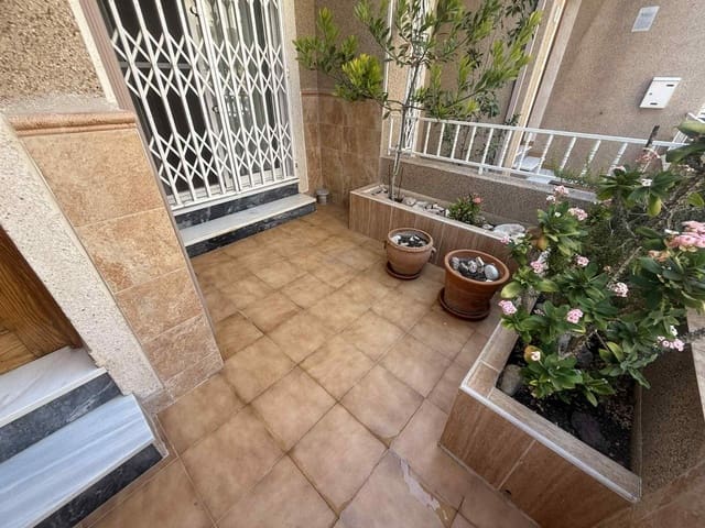 4 bedroom Townhouse for sale in Almoradí with garage - € 175,000 (Ref: 6682412)