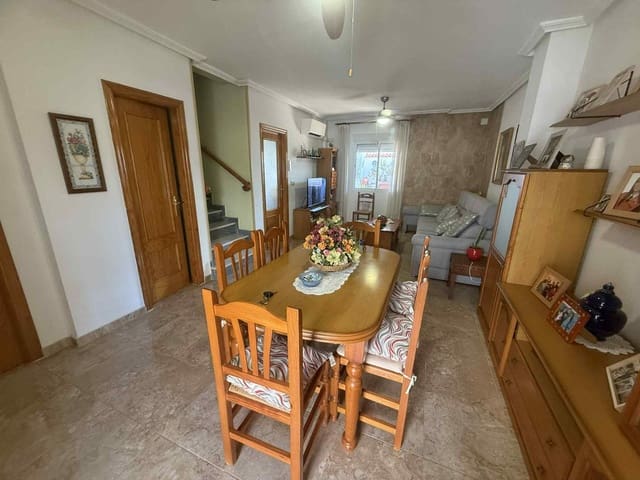 4 bedroom Townhouse for sale in Almoradí with garage - € 175,000 (Ref: 6682412)