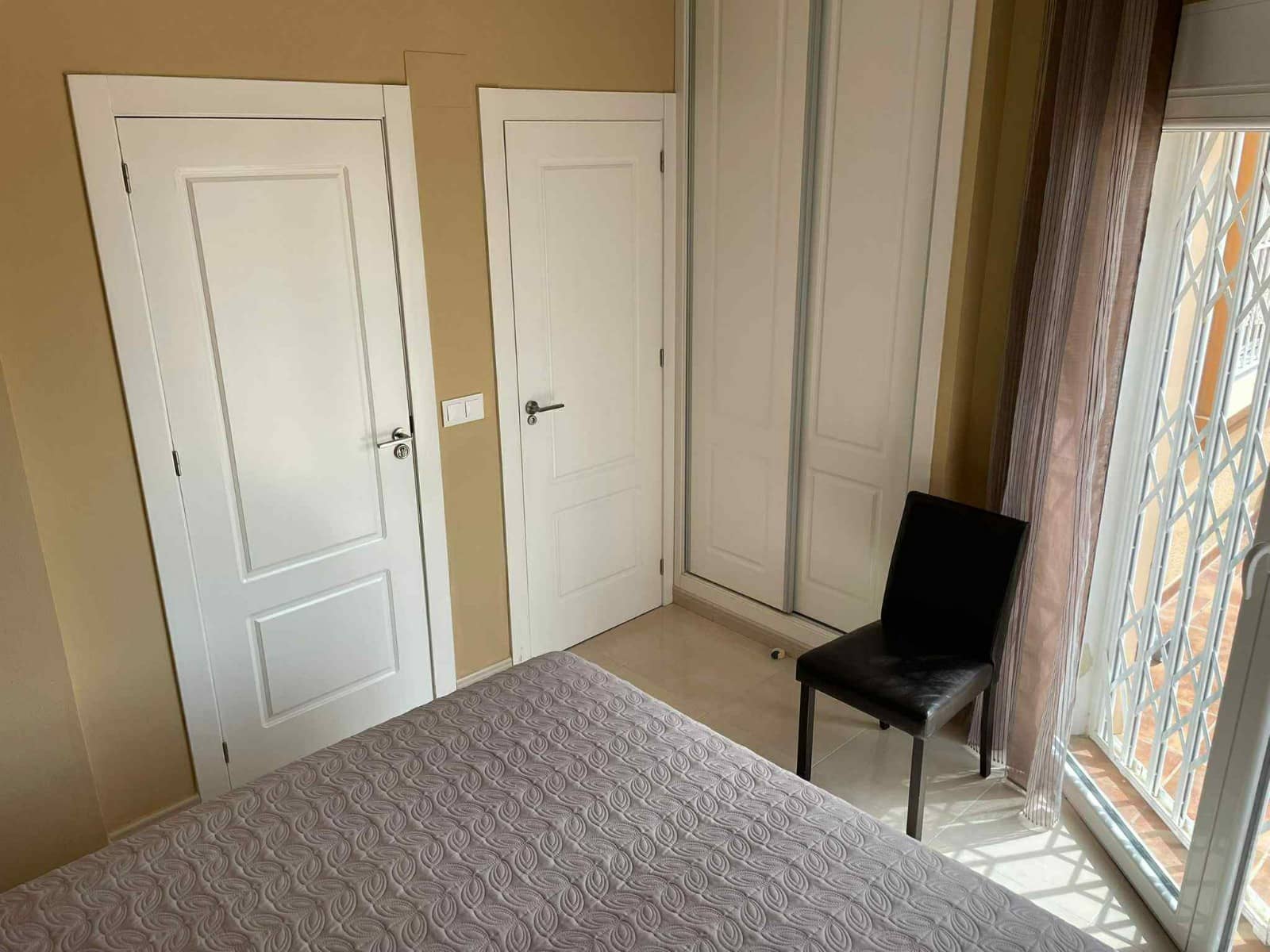 6 soveværelse Semi-Rækkehus til salg i Almoradi med swimmingpool garage - € 850.000 (Ref: 9061693)