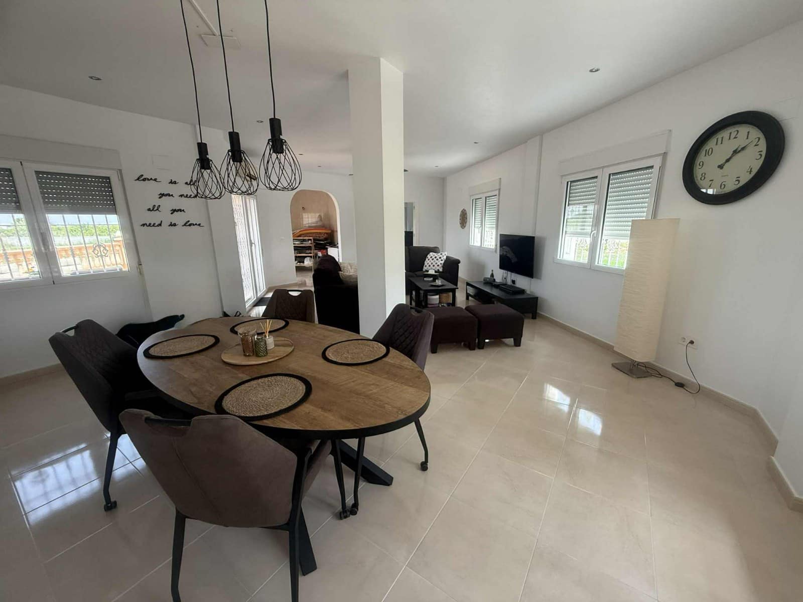 6 soveværelse Semi-Rækkehus til salg i Almoradi med swimmingpool garage - € 850.000 (Ref: 9061693)