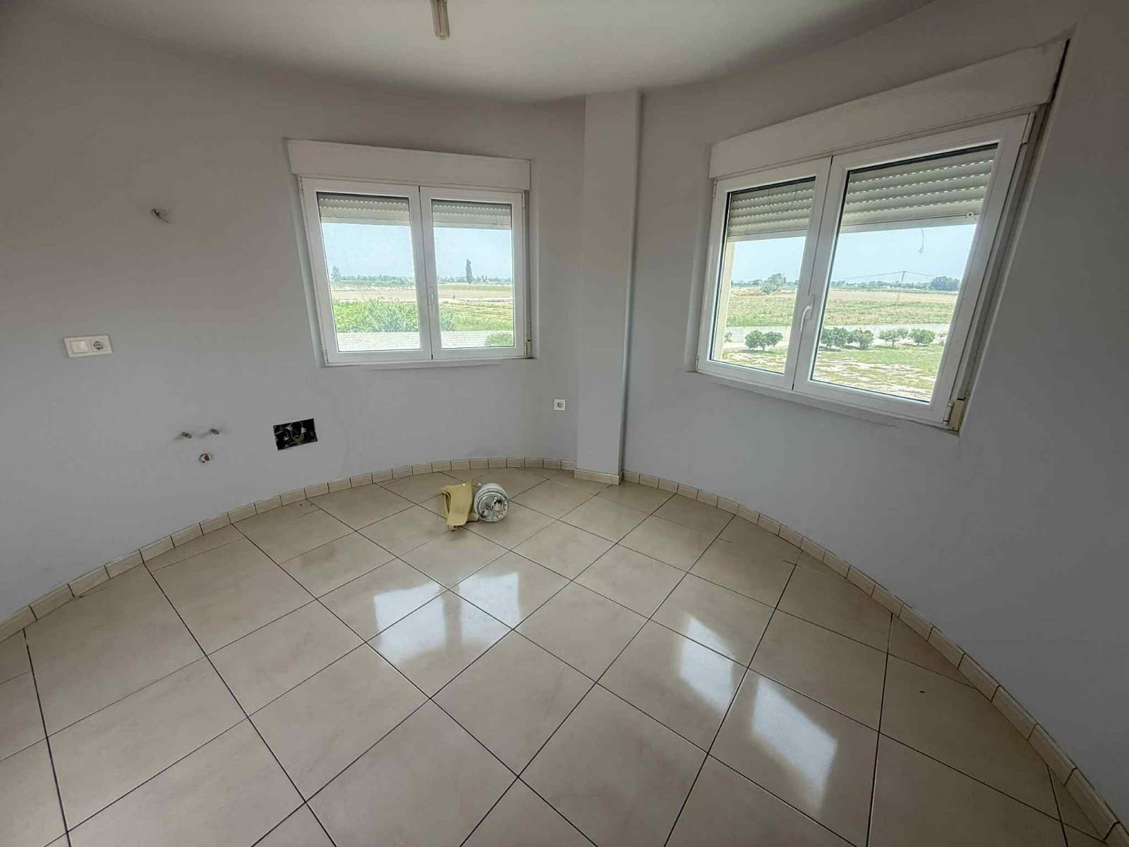 6 soveværelse Semi-Rækkehus til salg i Almoradi med swimmingpool garage - € 850.000 (Ref: 9061693)