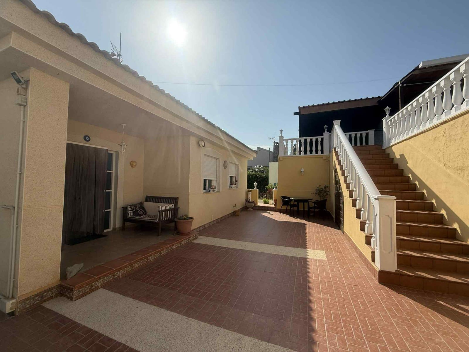 3 bedroom Villa for sale in Almoradi with pool - € 599,990 (Ref: 9074533)