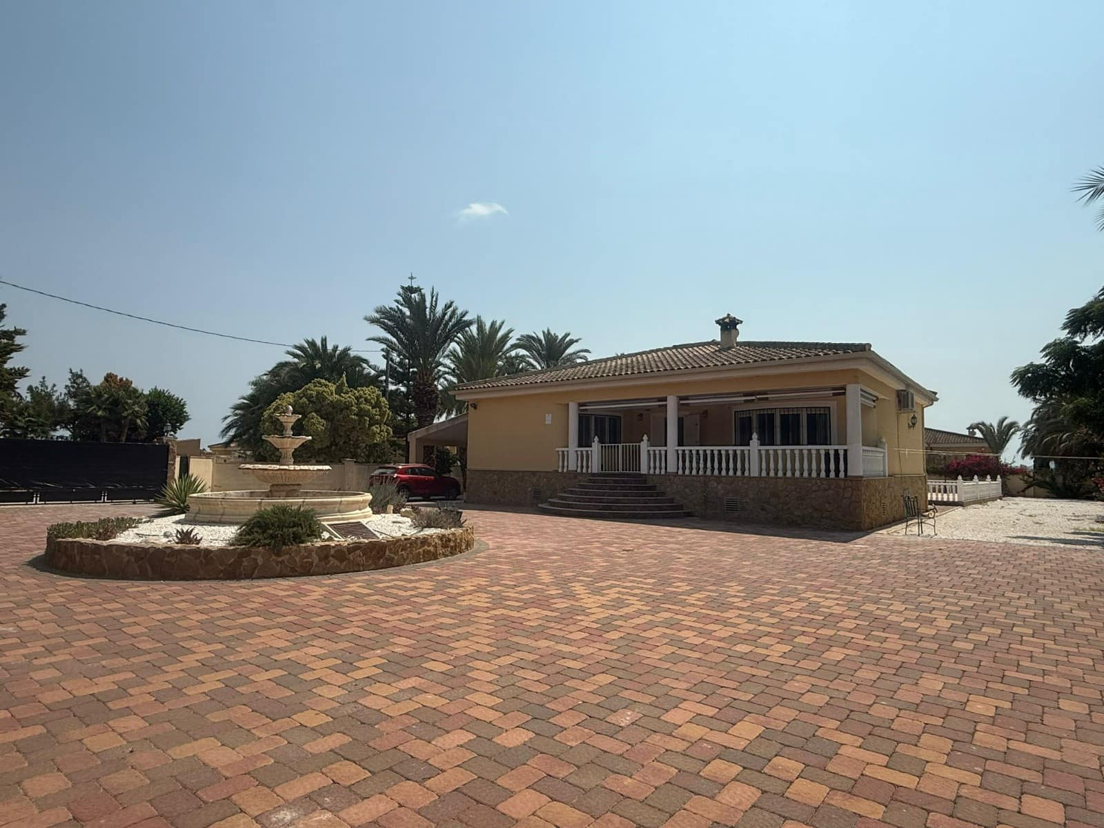 3 soveværelse Finca/Landehus til salg i Catral med swimmingpool - € 375.000 (Ref: 9187441)