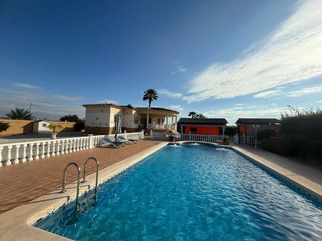 3 bedroom Villa for sale in Catral with pool - € 395,000 (Ref: 9274665)