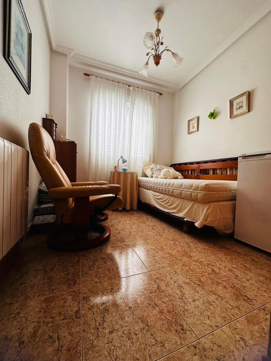 3 Zimmer Apartment zu verkaufen in Torrevieja - 176.990 € (Ref: 9444700)