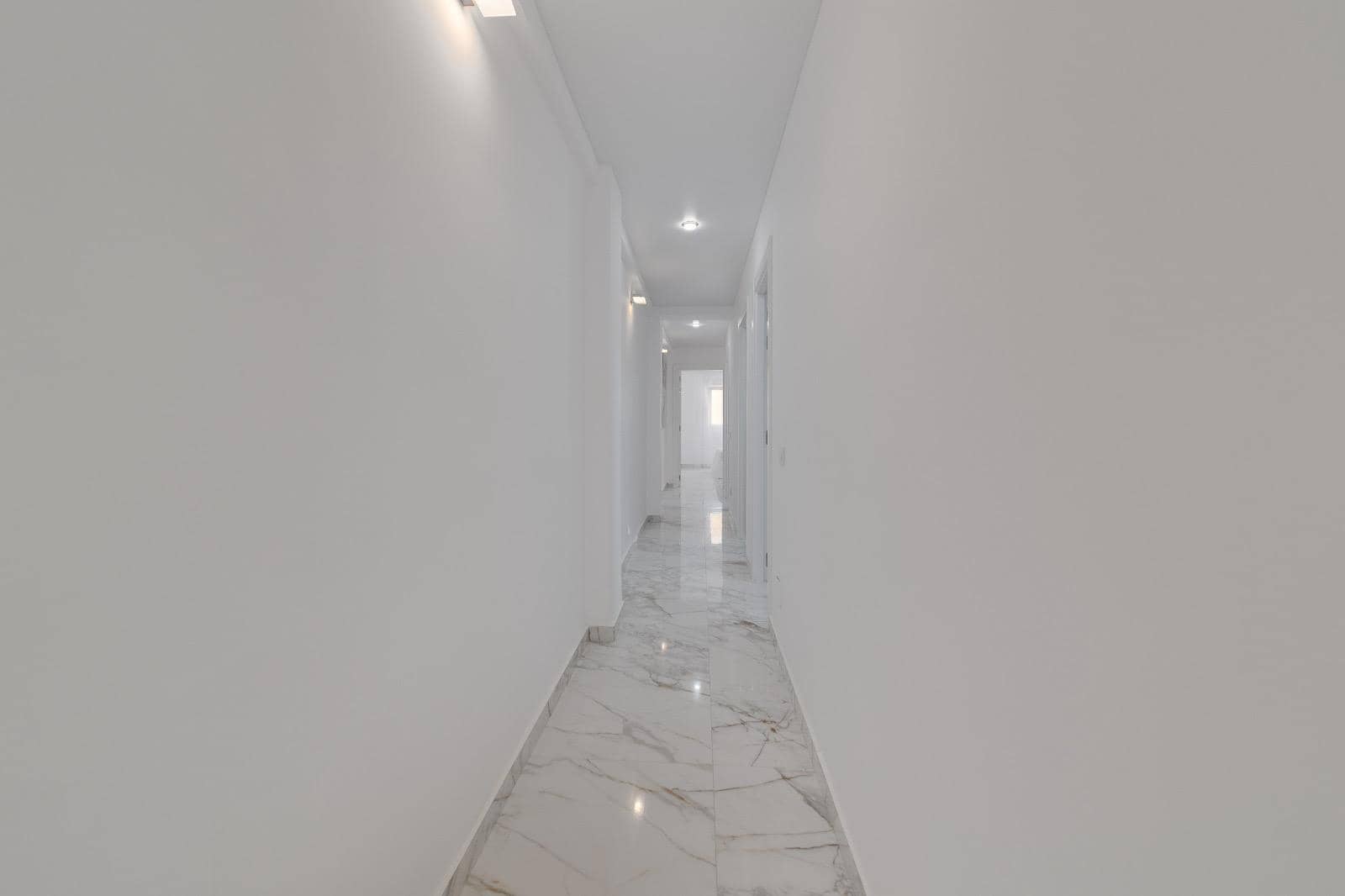 3 quarto Apartamento para venda em Torrevieja - 209 900 € (Ref: 9444701)