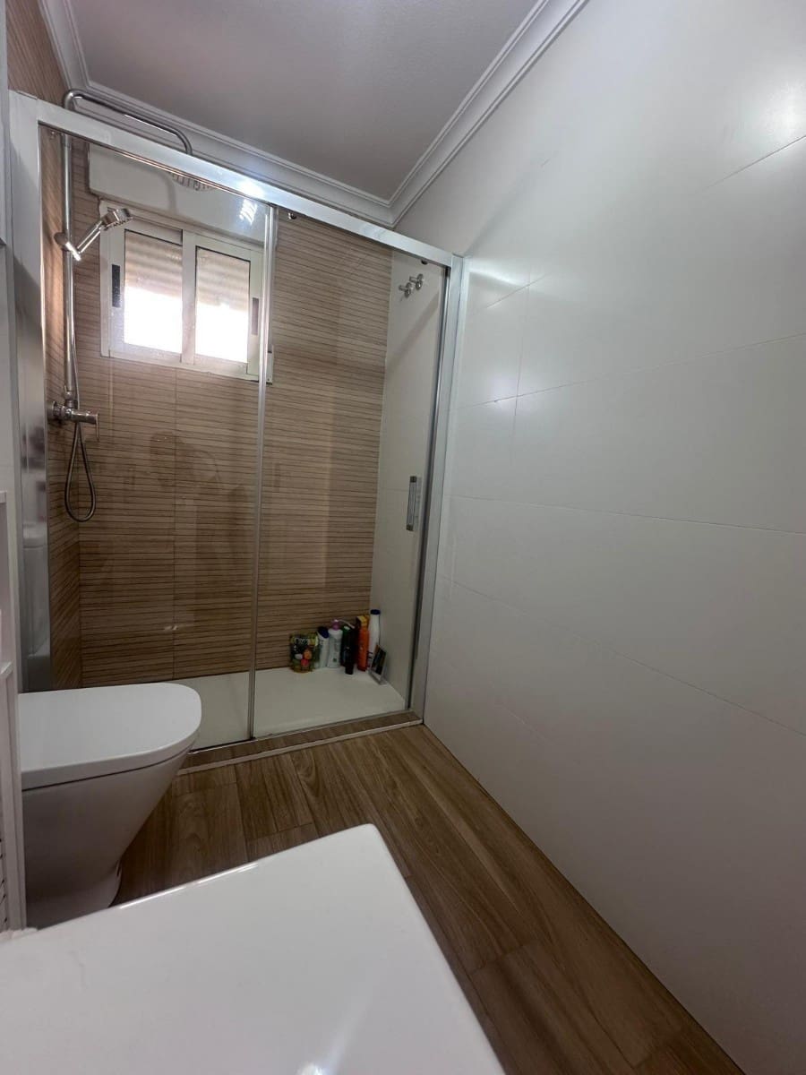 3 soverom Hus til salgs i Torrevieja med svømmebasseng - € 266 000 (Ref: 9444702)