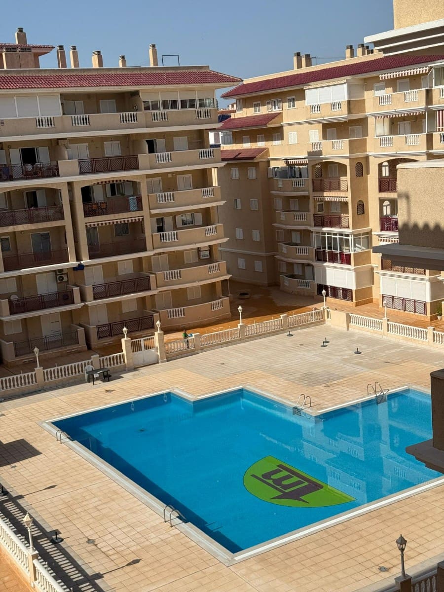 Apartamento de 2 habitaciones en La Mata en venta con piscina - 219.000 € (Ref: 9444708)