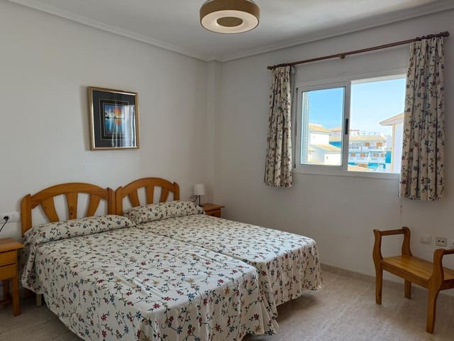 Apartamento de 2 habitaciones en La Mata, Torrevieja en venta con piscina - 219.000 € (Ref: 9444708)