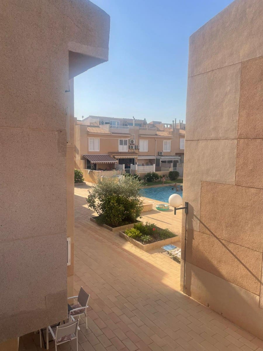5 chambre Maison de Ville à vendre à Torrevieja avec piscine garage - 315 000 € (Ref: 9444711)