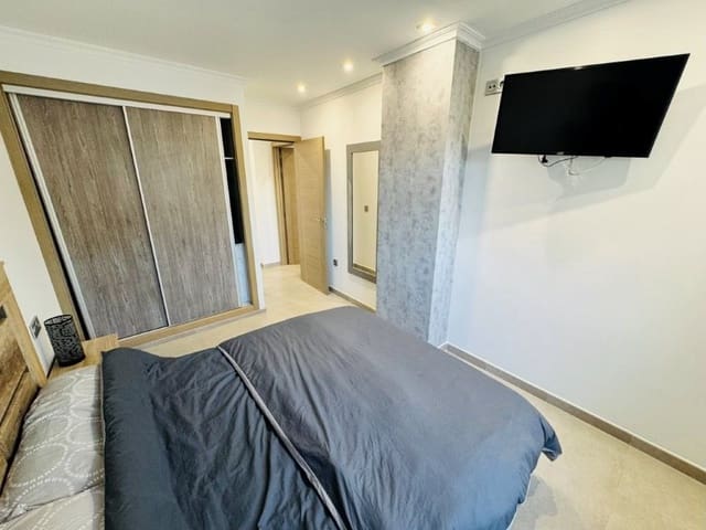 2 Zimmer Apartment zu verkaufen in La Mata, Torrevieja mit Pool - 195.000 € (Ref: 9444736)